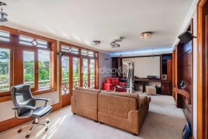 Casa para alugar com 580m², 5 dormitórios, 4 vagas no bairro Ipanema em Porto Alegre - Foto 13