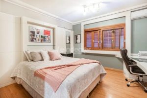 Casa para alugar com 580m², 5 dormitórios, 4 vagas no bairro Ipanema em Porto Alegre - Foto 18