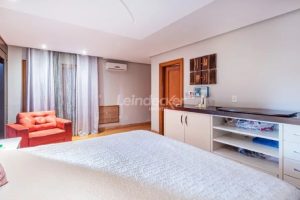 Casa para alugar com 580m², 5 dormitórios, 4 vagas no bairro Ipanema em Porto Alegre - Foto 19