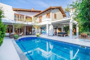 Casa para alugar com 580m², 5 dormitórios, 4 vagas no bairro Ipanema em Porto Alegre - Foto 28