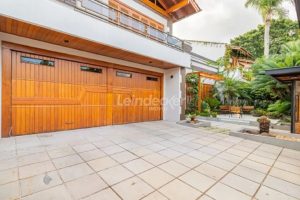 Casa para alugar com 580m², 5 dormitórios, 4 vagas no bairro Ipanema em Porto Alegre - Foto 30