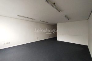 Sala para alugar com 45m² no bairro Floresta em Porto Alegre - Foto 2