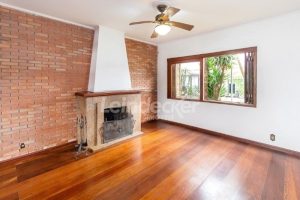 Casa para alugar com 224m², 3 dormitórios, 3 vagas no bairro Santana em Porto Alegre - Foto 1