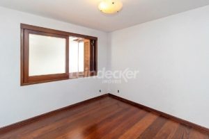 Casa para alugar com 224m², 3 dormitórios, 3 vagas no bairro Santana em Porto Alegre - Foto 7