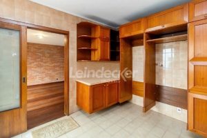 Casa para alugar com 224m², 3 dormitórios, 3 vagas no bairro Santana em Porto Alegre - Foto 8
