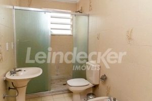 Casa para alugar com 224m², 3 dormitórios, 3 vagas no bairro Santana em Porto Alegre - Foto 13