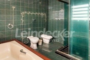 Casa para alugar com 224m², 3 dormitórios, 3 vagas no bairro Santana em Porto Alegre - Foto 18