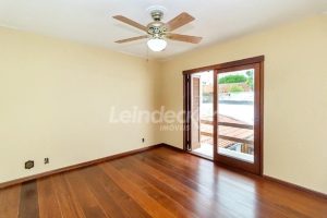 Casa para alugar com 224m², 3 dormitórios, 3 vagas no bairro Santana em Porto Alegre - Foto 19