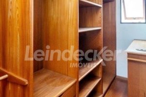 Casa para alugar com 224m², 3 dormitórios, 3 vagas no bairro Santana em Porto Alegre - Foto 22