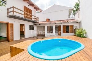 Casa para alugar com 224m², 3 dormitórios, 3 vagas no bairro Santana em Porto Alegre - Foto 24