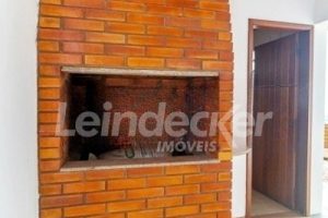 Casa para alugar com 224m², 3 dormitórios, 3 vagas no bairro Santana em Porto Alegre - Foto 26