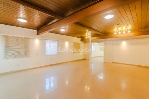 Casa Comercial para alugar com 330m², 2 vagas no bairro Cidade Baixa em Porto Alegre - Foto 3