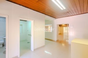 Casa Comercial para alugar com 330m², 2 vagas no bairro Cidade Baixa em Porto Alegre - Foto 6