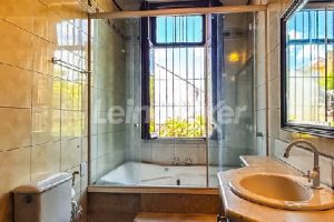 Casa Comercial para alugar com 330m², 2 vagas no bairro Cidade Baixa em Porto Alegre - Foto 27