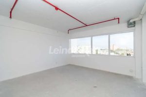 Sala para alugar com 80m², 1 vaga no bairro Santana em Porto Alegre - Foto 3