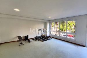 Apartamento para alugar com 70m², 2 dormitórios, 1 vaga no bairro Floresta em Porto Alegre - Foto 18