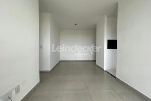 Apartamento para alugar com 50m², 3 dormitórios, 1 vaga no bairro Humaitá em Porto Alegre - Foto 3