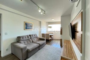 Apartamento para alugar com 54m², 2 dormitórios, 1 vaga no bairro Floresta em Porto Alegre - Foto 2