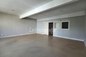 Sala para alugar com 80m², 1 vaga no bairro Rio Branco em Porto Alegre - Foto 2