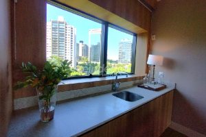 Apartamento para alugar com 154m², 3 dormitórios, 2 vagas no bairro Três Figueiras em Porto Alegre - Foto 15