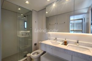 Apartamento para alugar com 154m², 3 dormitórios, 2 vagas no bairro Três Figueiras em Porto Alegre - Foto 31