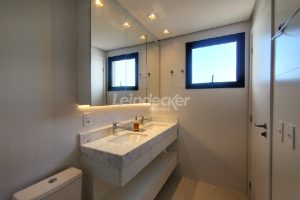 Apartamento para alugar com 154m², 3 dormitórios, 2 vagas no bairro Três Figueiras em Porto Alegre - Foto 32
