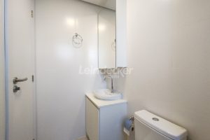 Apartamento para alugar com 154m², 3 dormitórios, 2 vagas no bairro Três Figueiras em Porto Alegre - Foto 37