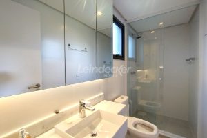 Apartamento para alugar com 154m², 3 dormitórios, 2 vagas no bairro Três Figueiras em Porto Alegre - Foto 43