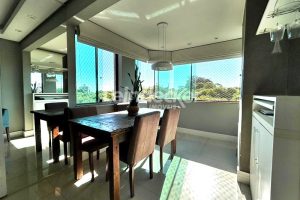 Apartamento para alugar com 99m², 3 dormitórios, 2 vagas no bairro Vila Ipiranga em Porto Alegre - Foto 2