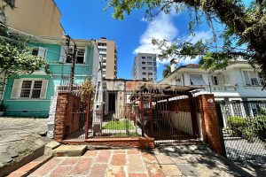 Casa para alugar com 156m², 3 dormitórios, 2 vagas no bairro Rio Branco em Porto Alegre - Foto 2