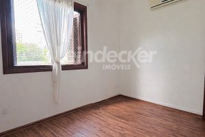 Apartamento para alugar com 75m², 3 dormitórios, 1 vaga no bairro Petrópolis em Porto Alegre - Foto 1