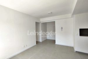 Apartamento para alugar com 75m², 3 dormitórios, 2 vagas no bairro Farroupilha em Porto Alegre - Foto 3