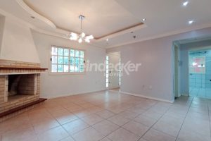 Casa em Condomínio para alugar com 270m², 4 dormitórios, 4 vagas no bairro Vila Nova em Porto Alegre - Foto 1