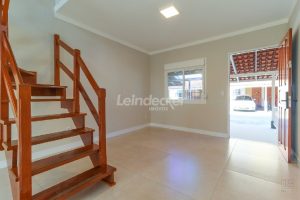 Casa para alugar com 103m², 2 dormitórios, 1 vaga no bairro Camaqua em Porto Alegre - Foto 4