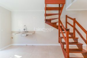 Casa para alugar com 103m², 2 dormitórios, 1 vaga no bairro Camaqua em Porto Alegre - Foto 7