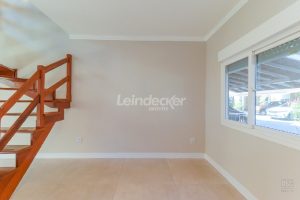 Casa para alugar com 103m², 2 dormitórios, 1 vaga no bairro Camaqua em Porto Alegre - Foto 9