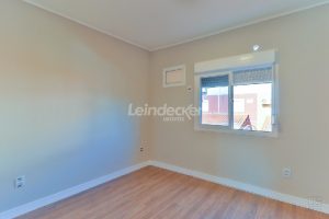 Casa para alugar com 103m², 2 dormitórios, 1 vaga no bairro Camaqua em Porto Alegre - Foto 21