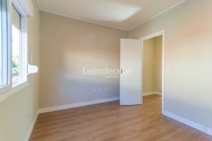 Casa para alugar com 103m², 2 dormitórios, 1 vaga no bairro Camaqua em Porto Alegre - Foto 24