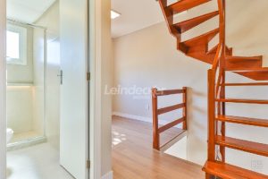 Casa para alugar com 103m², 2 dormitórios, 1 vaga no bairro Camaqua em Porto Alegre - Foto 26