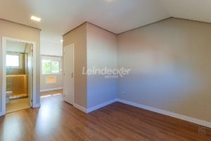 Casa para alugar com 103m², 2 dormitórios, 1 vaga no bairro Camaqua em Porto Alegre - Foto 28