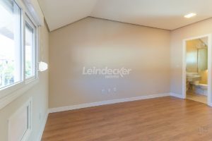 Casa para alugar com 103m², 2 dormitórios, 1 vaga no bairro Camaqua em Porto Alegre - Foto 29