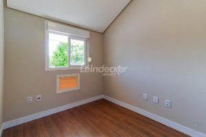 Casa para alugar com 103m², 2 dormitórios, 1 vaga no bairro Camaqua em Porto Alegre - Foto 34