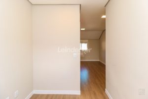 Casa para alugar com 103m², 2 dormitórios, 1 vaga no bairro Camaqua em Porto Alegre - Foto 36