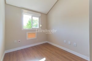 Casa para alugar com 103m², 2 dormitórios, 1 vaga no bairro Camaqua em Porto Alegre - Foto 39