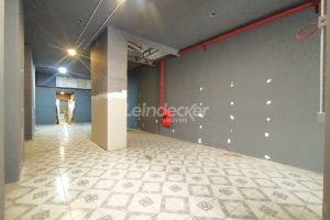 Loja para alugar com 135m², 2 vagas no bairro Centro em Porto Alegre - Foto 2