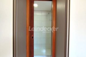 Apartamento para alugar com 90m², 3 dormitórios, 1 vaga no bairro Passo d'Areia em Porto Alegre - Foto 13