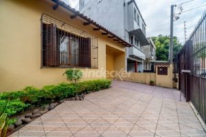 Casa para alugar com 200m², 3 dormitórios, 3 vagas no bairro Auxiliadora em Porto Alegre - Foto 2