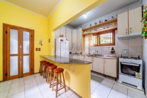 Casa para alugar com 200m², 3 dormitórios, 3 vagas no bairro Auxiliadora em Porto Alegre - Foto 7