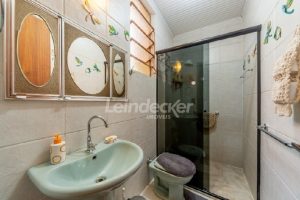 Casa para alugar com 200m², 3 dormitórios, 3 vagas no bairro Auxiliadora em Porto Alegre - Foto 11