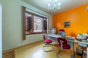 Casa para alugar com 200m², 3 dormitórios, 3 vagas no bairro Auxiliadora em Porto Alegre - Foto 12